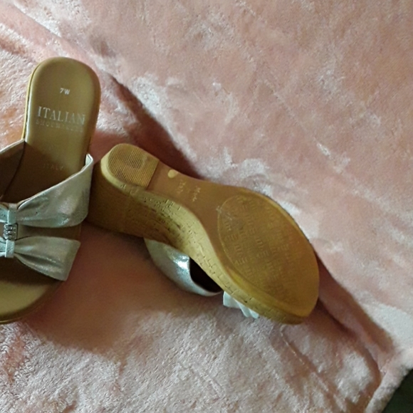 Shoes - Picture 3 of 4